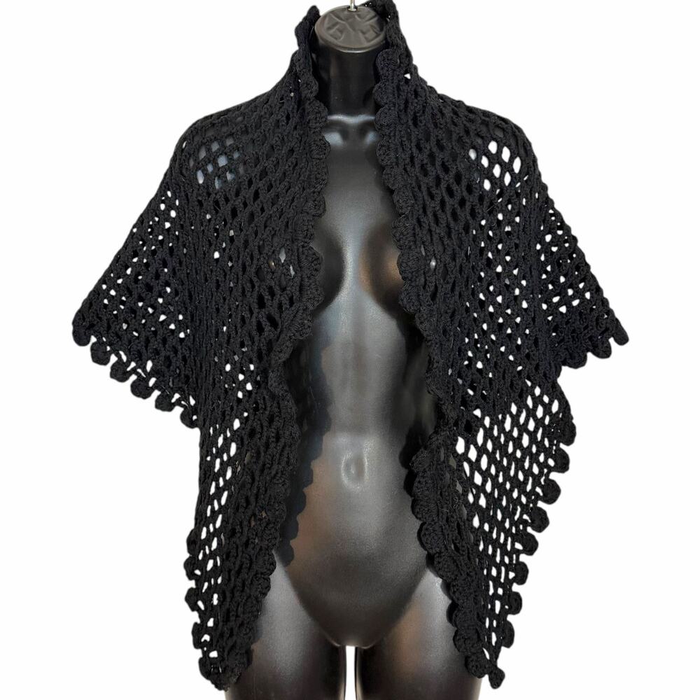 VTG Black Crochet Lace Shawl Triangle Wrap Handmade Scalloped Whimsy Goth Boho